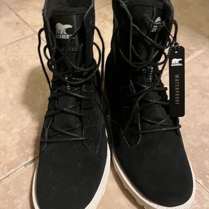 New Women’s Sorel Waterproof Black Boots size 8